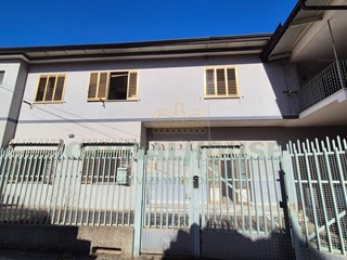 Casa Indipendente in Vendita a Macerata Campania, 115'000€, 210 m²