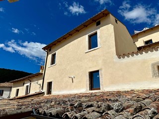 Casa Indipendente in Vendita a Caporciano, 78'000&euro;, 80 m²