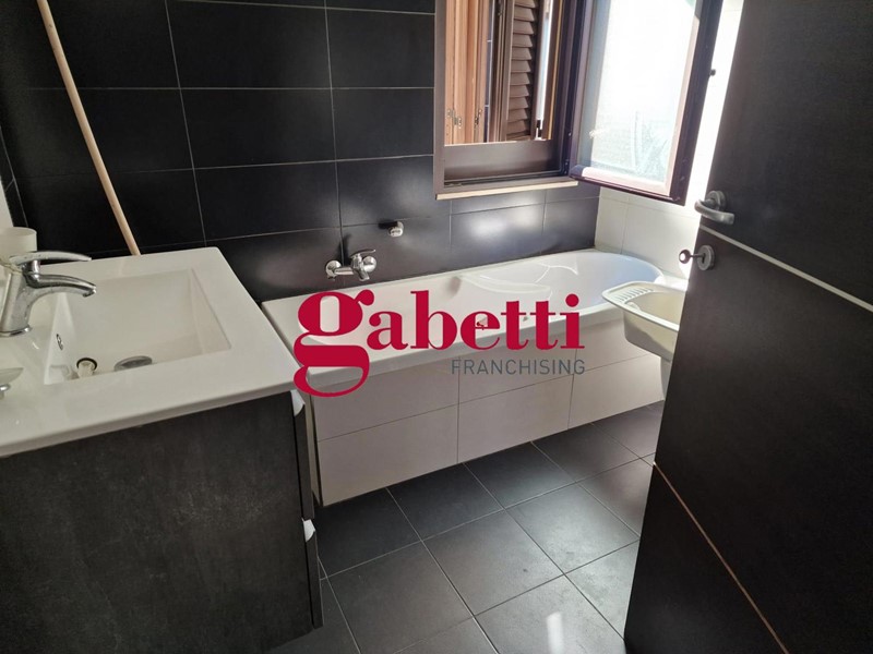 Quadrilocale in Vendita a Marcianise, 155'000€, 164 m²