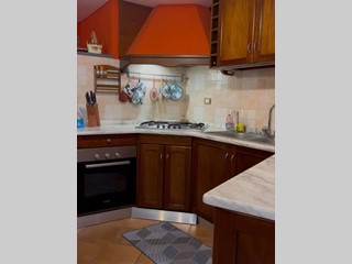 Villa in Vendita a Acireale, 490'000€, 300 m²