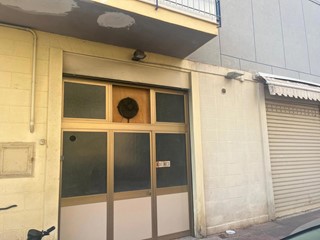 Attività commerciale in Vendita a Bari, 85'000€, 67 m²