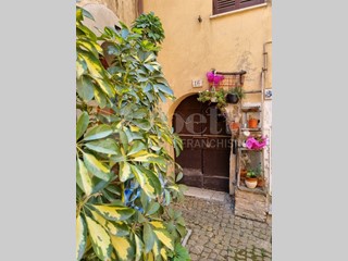 Magazzino in Vendita a Ponzano Romano, 7'000€, 15 m²