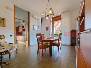 Villa in Vendita a Varallo Pombia, 430'000€, 485 m², arredato