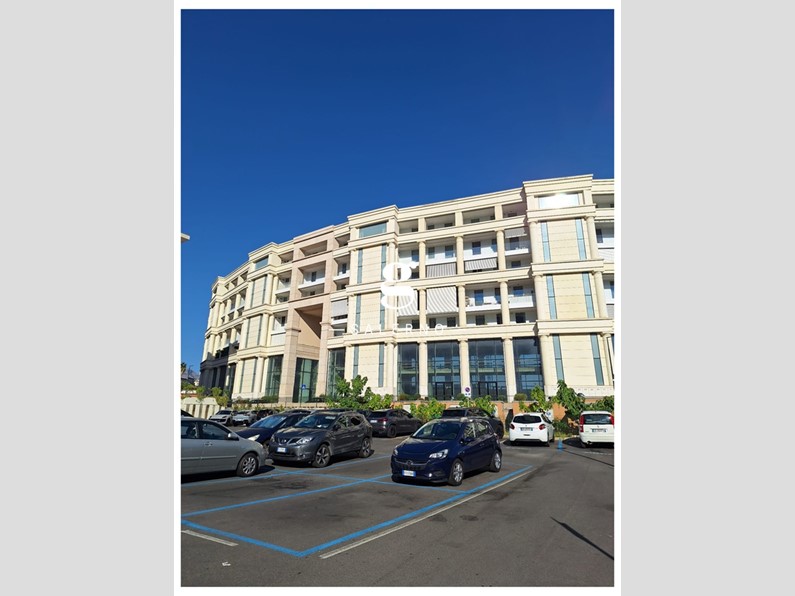 Trilocale in Vendita a Salerno, 1'300'000&euro;, 118 m², con Box