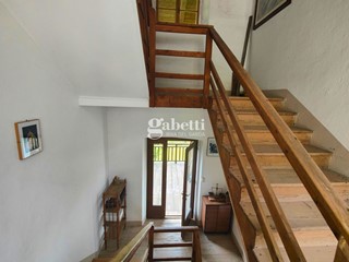 Casa Indipendente in Vendita a Bleggio Superiore, 195'000€, 413 m²