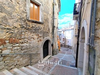 Casa Indipendente in Vendita a Campobasso, 23'000€, 81 m², arredato