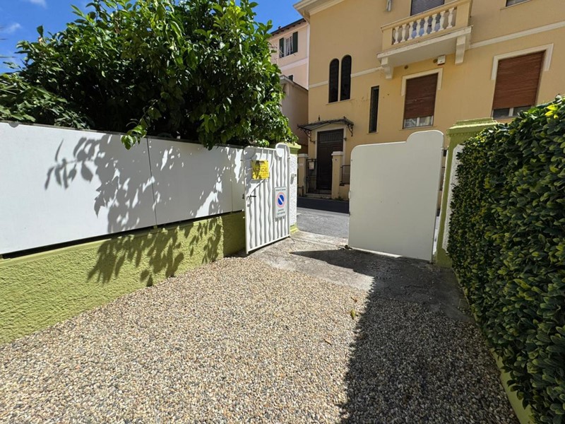 Casa Indipendente in Vendita a Sanremo, 250'000€, 35 m², arredato, con Box