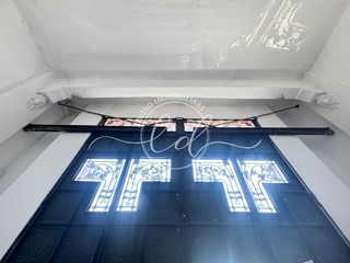 Capannone in Vendita a Pietrasanta, 2'000'000€, 180 m²