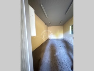 Capannone in Affitto a Seravezza, zona Querceta, 600€, 50 m²