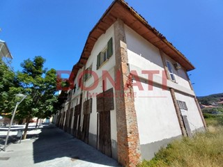Casa Indipendente in Vendita a Santo Stefano di Magra, 370'000€, 800 m²
