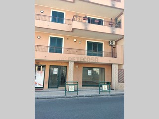 Immobile commerciale in Affitto a Messina, 850€, 70 m²