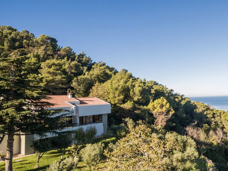 Casa Indipendente in Vendita a Livorno, 430 m², con Box