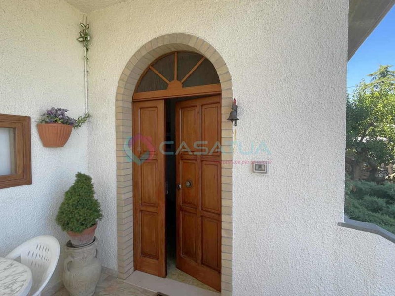 Casa Indipendente in Vendita a Silvi, 310'000€, 320 m²