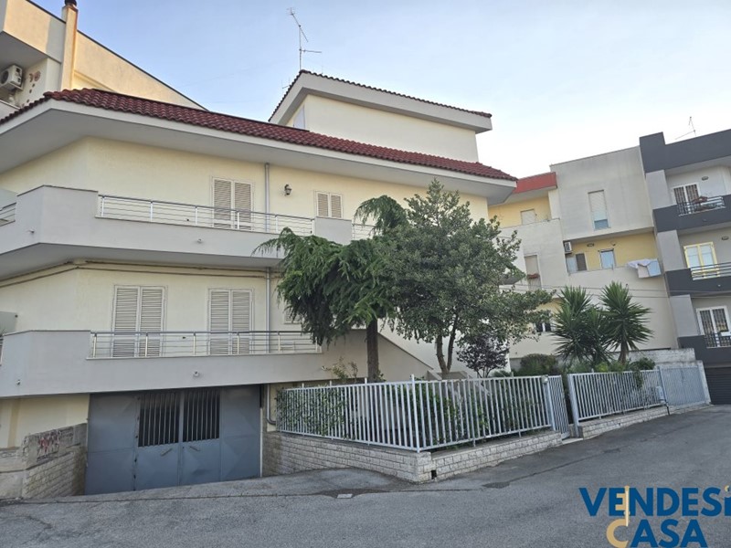 Casa Semi Indipendente in Vendita a Adelfia, 180'000€, 90 m²