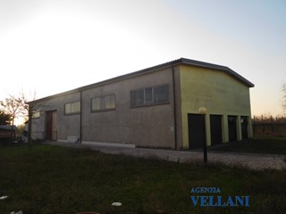 Capannone in Vendita a Carpi, 95'000€, 300 m²