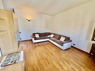 Appartamento in Vendita a Castelfiorentino, 140'000€, 85 m², con Box