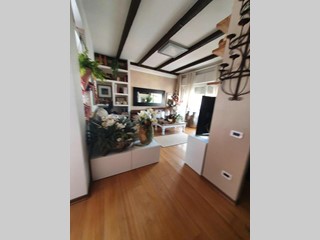 Quadrilocale in Vendita a Carrara, 180'000€, 95 m², arredato