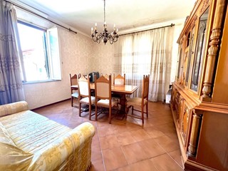 Appartamento in Vendita a Pontedera, 160'000€, 180 m², arredato