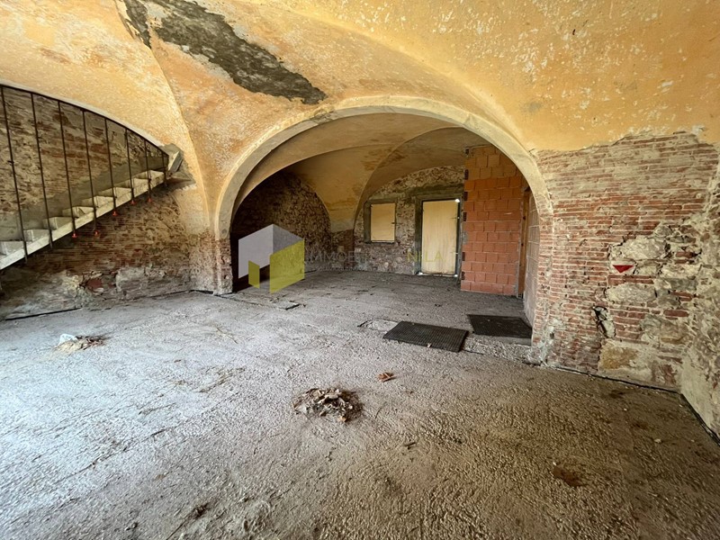 Casa Indipendente in Vendita a San Giuliano Terme, 350'000€, 206 m², con Box