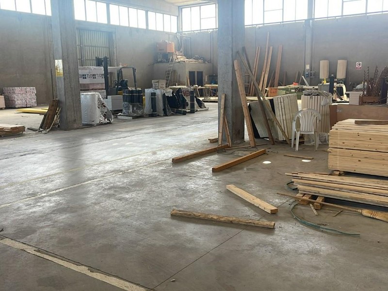 Capannone in Vendita a Calcinaia, 1'600'000€, 3000 m²