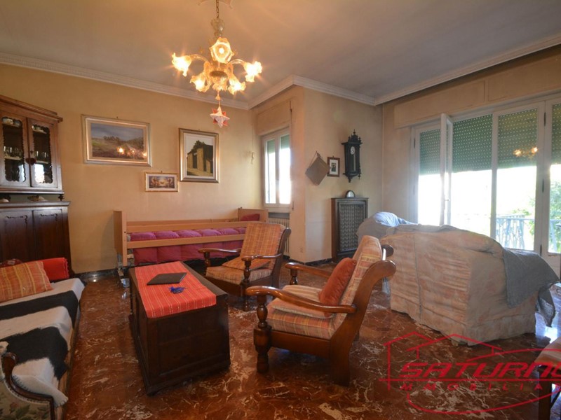 Villa in Vendita a Lucca, zona San Concordio Contrada, 520'000&euro;, 260 m², con Box
