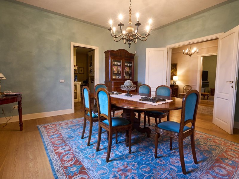 Villa in Vendita a Fucecchio, zona Torre, 900'000€, 471 m²