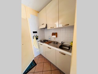 Bilocale in Vendita a Bibbona, zona Marina di Bibbona, 145'000€, 45 m², arredato