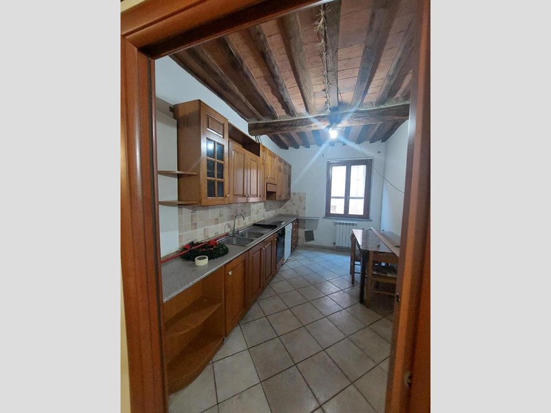 Quadrilocale in Vendita a Castelfranco di Sotto, 60'000€, 75 m², arredato