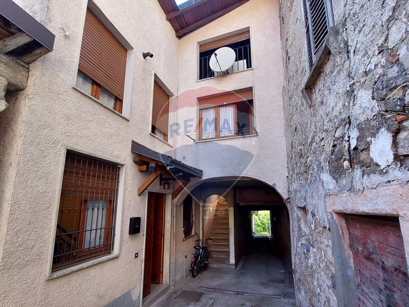 Casa Semi Indipendente in Vendita a Endine Gaiano, 59'000€, 70 m²