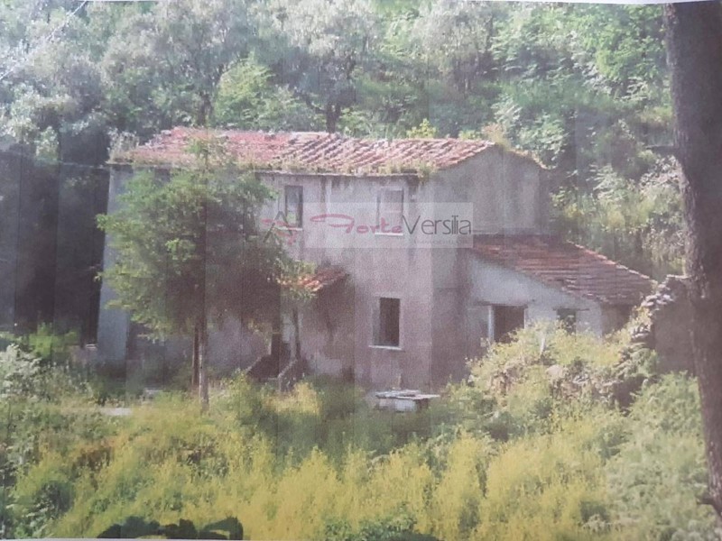 Rustico in Vendita a Pietrasanta, 190'000€, 100 m²