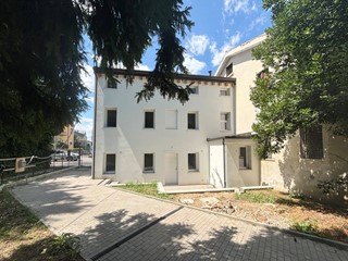 Casa Indipendente in Vendita a Vicenza, 290'000€, 164 m²