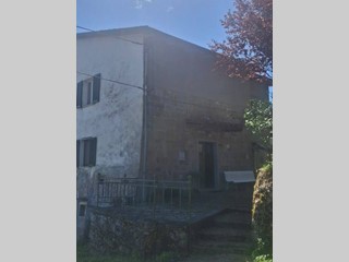 Casa Semi Indipendente in Vendita a Castel San Niccolò, 160'000€, 250 m²