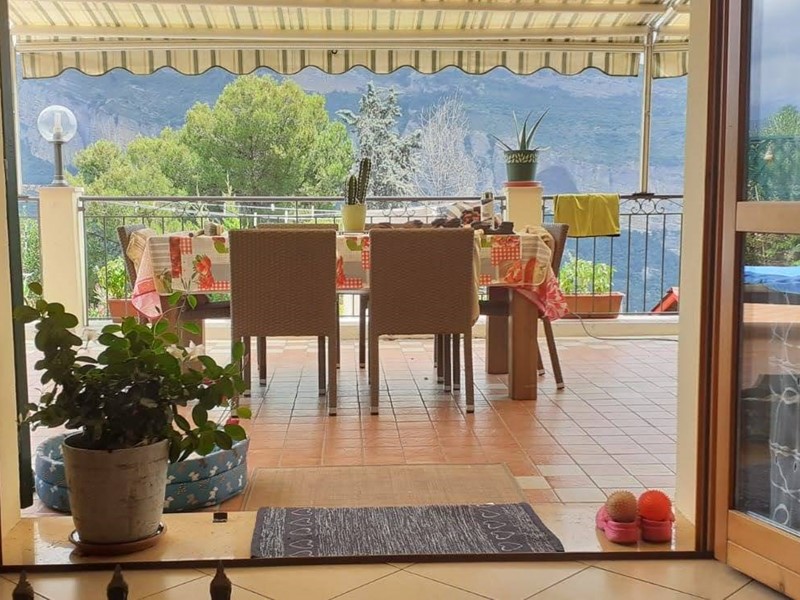 Villetta a schiera in Vendita a Ventimiglia, 245'000€, 80 m²