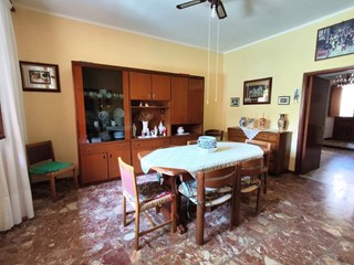 Casa Indipendente in Vendita a Sardara, 70'000€, 197 m²