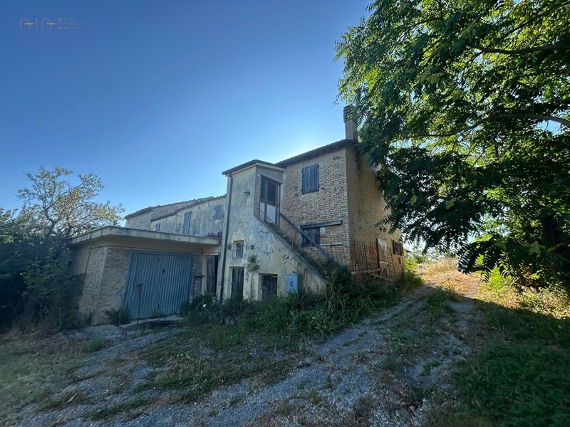 Rustico in Vendita a Spinetoli, 120'000€, 160 m²