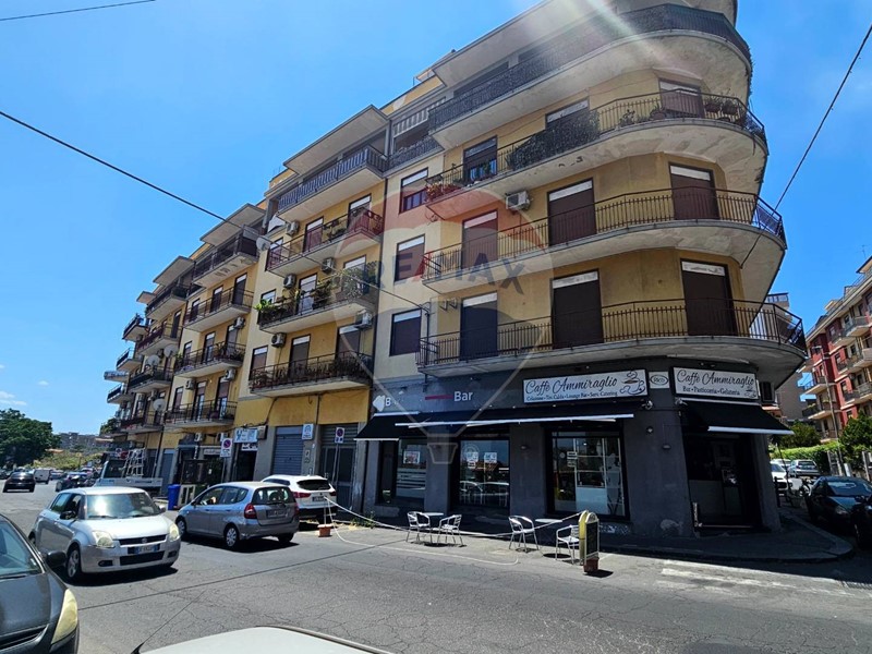 Quadrilocale in Vendita a Catania, 160'000&euro;, 118 m²