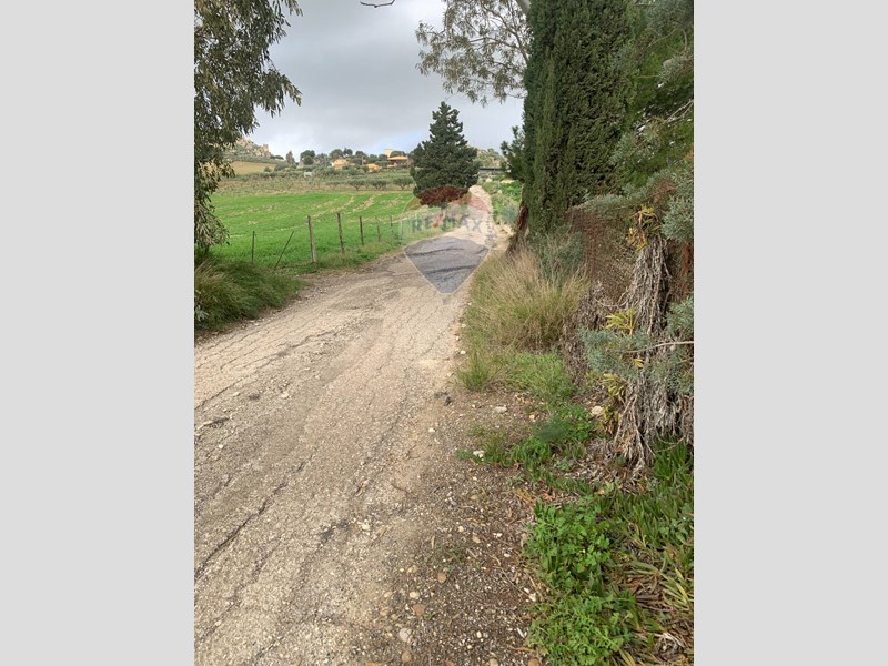 Terreno agricolo in Vendita a Caltanissetta, 20'000€, 10000 m²