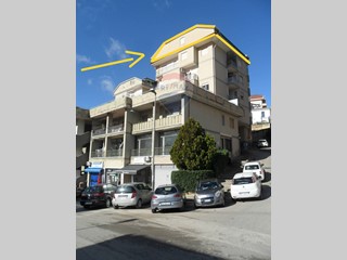 Appartamento in Vendita a Caltanissetta, 50'000€, 138 m²