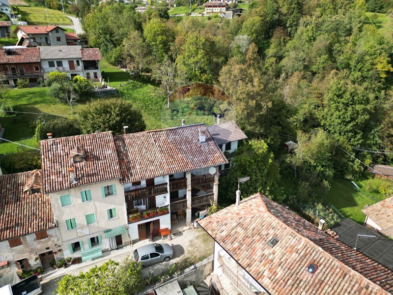 Casa Semi Indipendente in Vendita a Cesiomaggiore, 90'000€, 200 m²