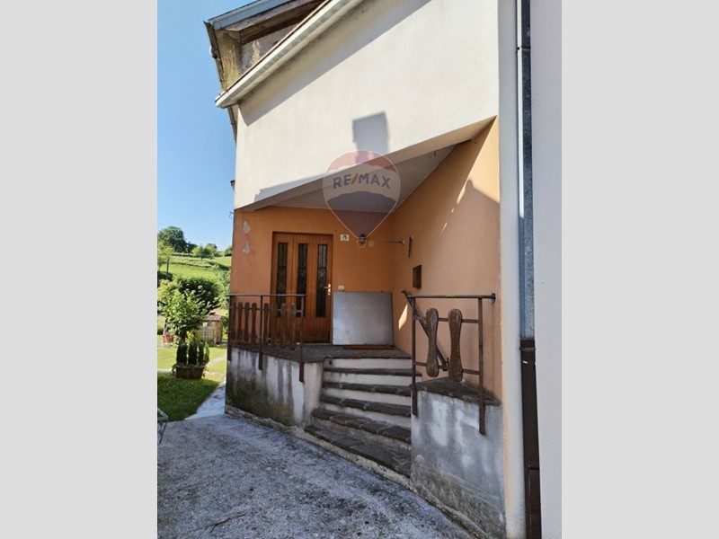 Casa Semi Indipendente in Vendita a Borgo Valbelluna, 85'000€, 185 m²