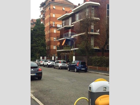 Appartamento in Affitto a Milano, 1'600€, 180 m²