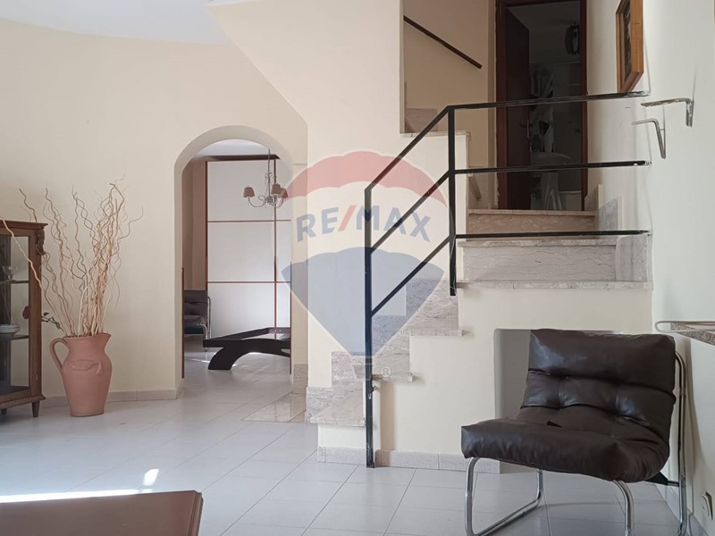 Casa Semi Indipendente in Vendita a Minturno, 105'000€, 134 m²