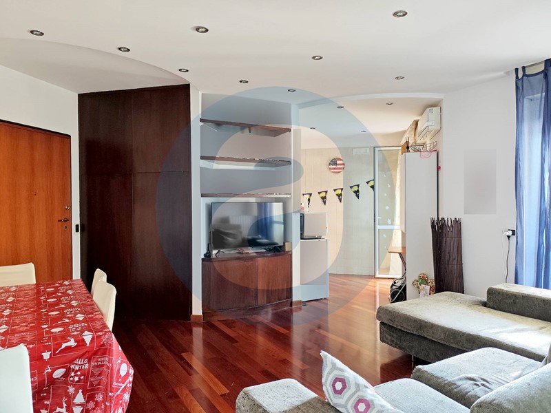 Trilocale in Vendita a Bari, 160'000€, 78 m²