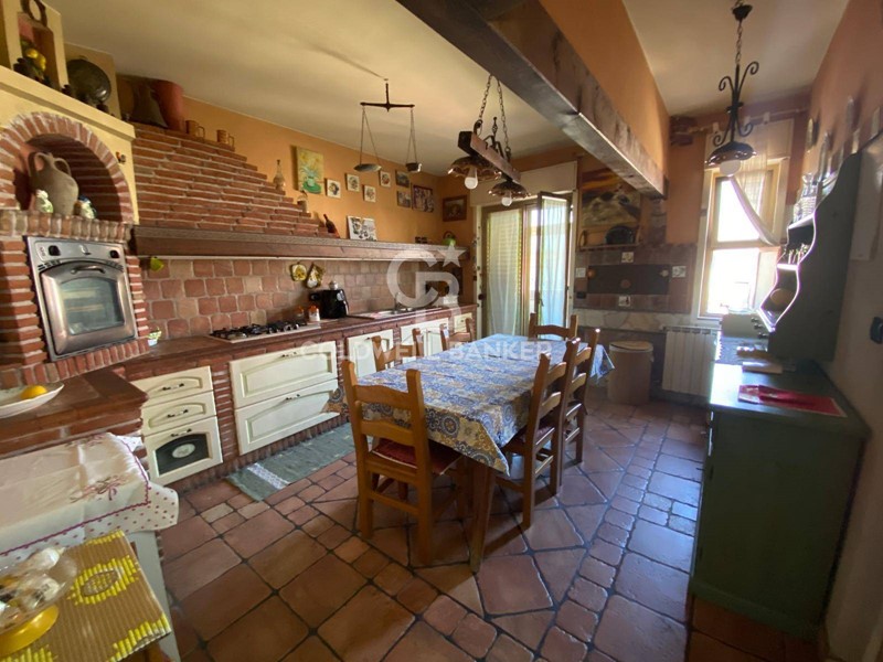 Appartamento in Vendita a Belpasso, 140'000€, 182 m²