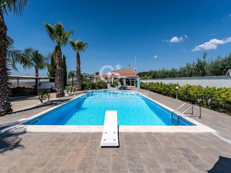 Villa in Vendita a Mazzarrone, 599'000€, 222 m²