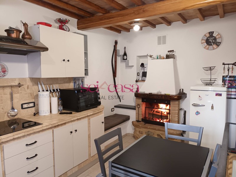 Casa Semi Indipendente in Vendita a Castel del Piano, 95'000€, 82 m²