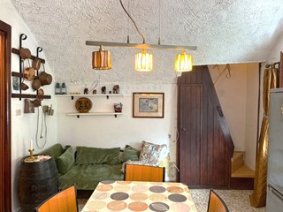 Rustico in Vendita a Rezzo, 36'000€, 60 m²