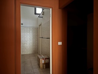 Negozio in Affitto a Bari, 900€, 60 m²