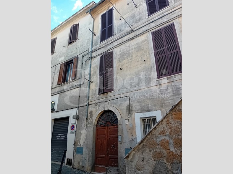 Appartamento in Vendita a Civita Castellana, 72'000€, 80 m²