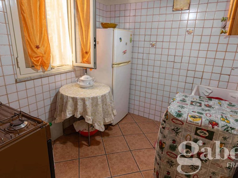 Casa Indipendente in Vendita a Bagheria, 67'000€, 180 m²